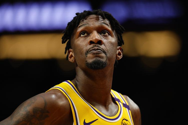 发挥出色！兰德尔18中9贡献28分9板，个人近7场最高分（状态火热！兰德尔18投9中砍下28分9板，刷新近7场个人新高）