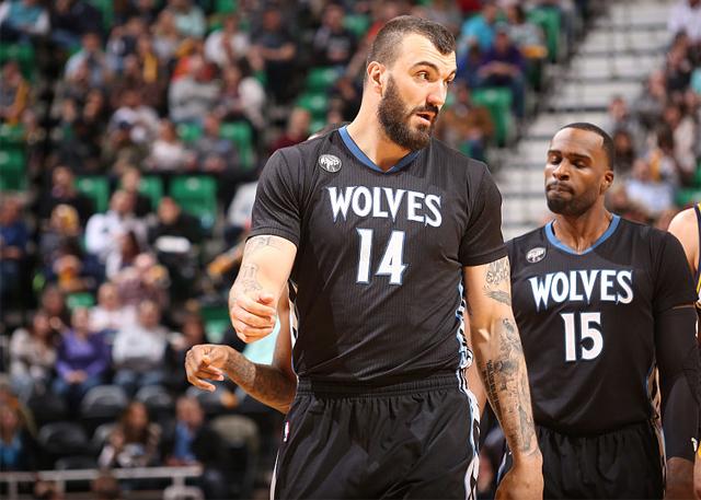 猛得很！英格拉姆首节7中6高效砍下17分3板2助2断（英格拉姆火力全开：首节7投6中轰17分，外加3板2助2断）