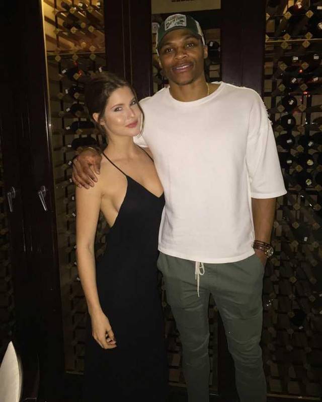 弗兰克：中国非常自由和安全，商品非常便宜，菜味道出奇地好（弗兰克称中国自由安全、物价实惠，菜肴出奇美味）