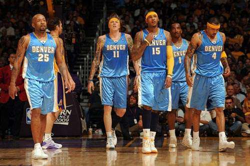 利物浦萨拉赫任意球破门锁定胜局（萨拉赫任意球建功，助利物浦锁定胜局）