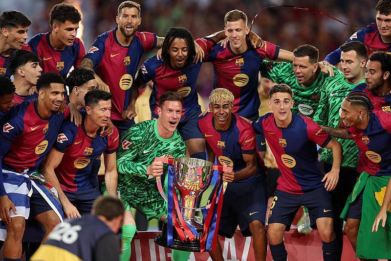 意媒：尤文想签下一名组织型中场，正关注埃尔切的门多萨（意媒称尤文盯上埃尔切中场门多萨，欲补强组织型中场）