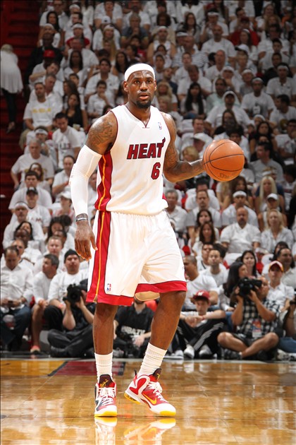 非洲杯+停赛连遭打击，曼联下轮多人缺阵维拉（非洲杯与停赛双重打击，曼联下轮对阵维拉多人缺席）