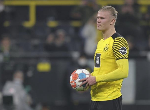 米体：莫拉塔妻子被发现已不再佩戴婚戒，二人感情陷入危机（米体：莫拉塔妻子被拍未戴婚戒，二人关系疑现危机）