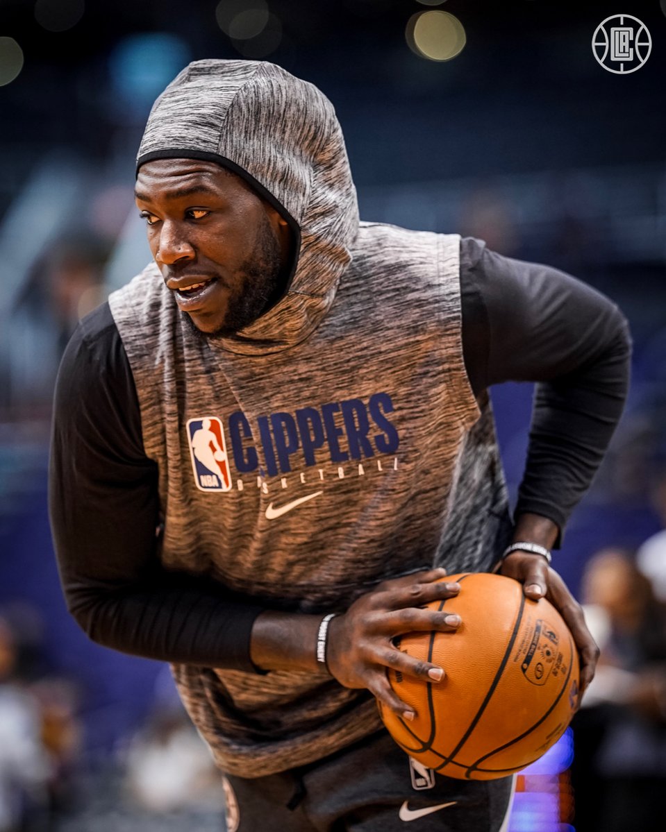 颜骏凌：武磊赛前对球队做了动员，我们争冠经验丰富没有包袱（颜骏凌：武磊赛前鼓劲全队，我们争冠经验十足、轻装上阵）