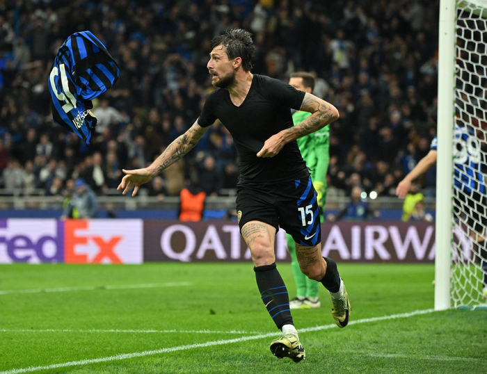 意大利杯尤文2-0乌迪内斯晋级，乔纳森-戴维、洛卡特利建功（意杯：尤文2-0击败乌迪内斯晋级，乔纳森-戴维与洛卡特利破门）