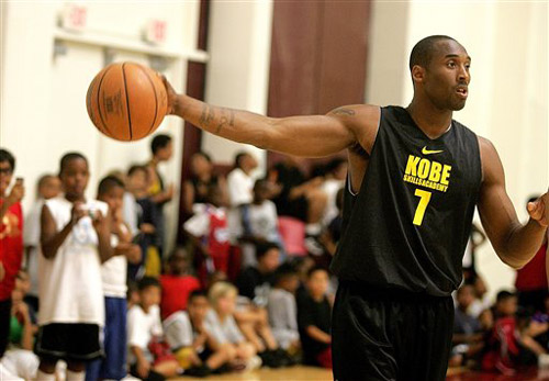 尼昂：在米兰时米哈就像我的父亲；巴洛特利需要信任他的教练（尼昂：米兰时期米哈待我如父；巴洛特利应信任主帅）