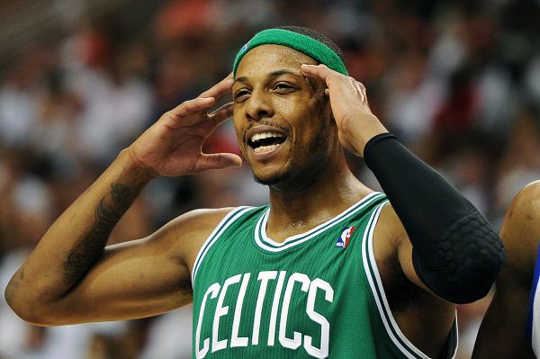 数据越看越不对劲（数据越查越蹊跷）