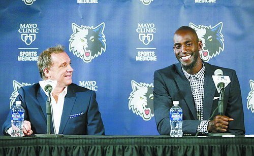 杜锋：球员失误太多，40分钟的比赛必须打起12分精神（杜锋：失误过多，整场40分钟必须保持高度专注）