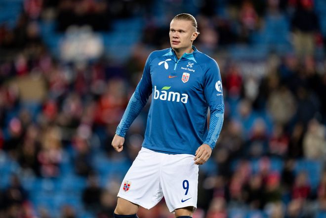 意媒：曼联只想纯租借梅努，球员本人愿意以此方式前往意甲（意媒：曼联只接受租借放行梅努，球员愿以租借身份赴意甲）