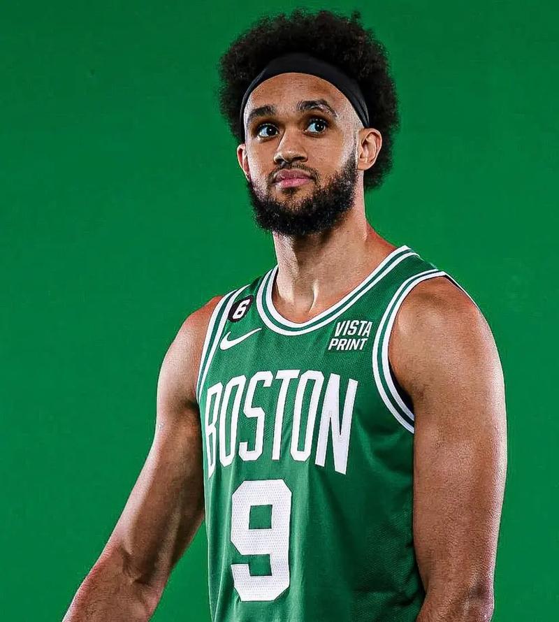 华莱士本场送出4抢断，赛季56次升至联盟最多（华莱士此役贡献4次抢断，赛季累计56次升至联盟第一）