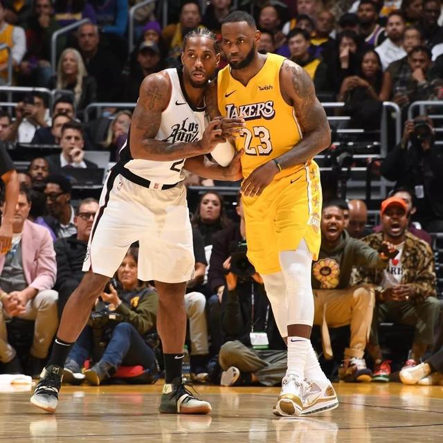 FM26逆天Bug，外场球员“闪现”至门前挡出对方主罚的点球（FM26离谱Bug：外场球员瞬移到门前封堵对手点球）