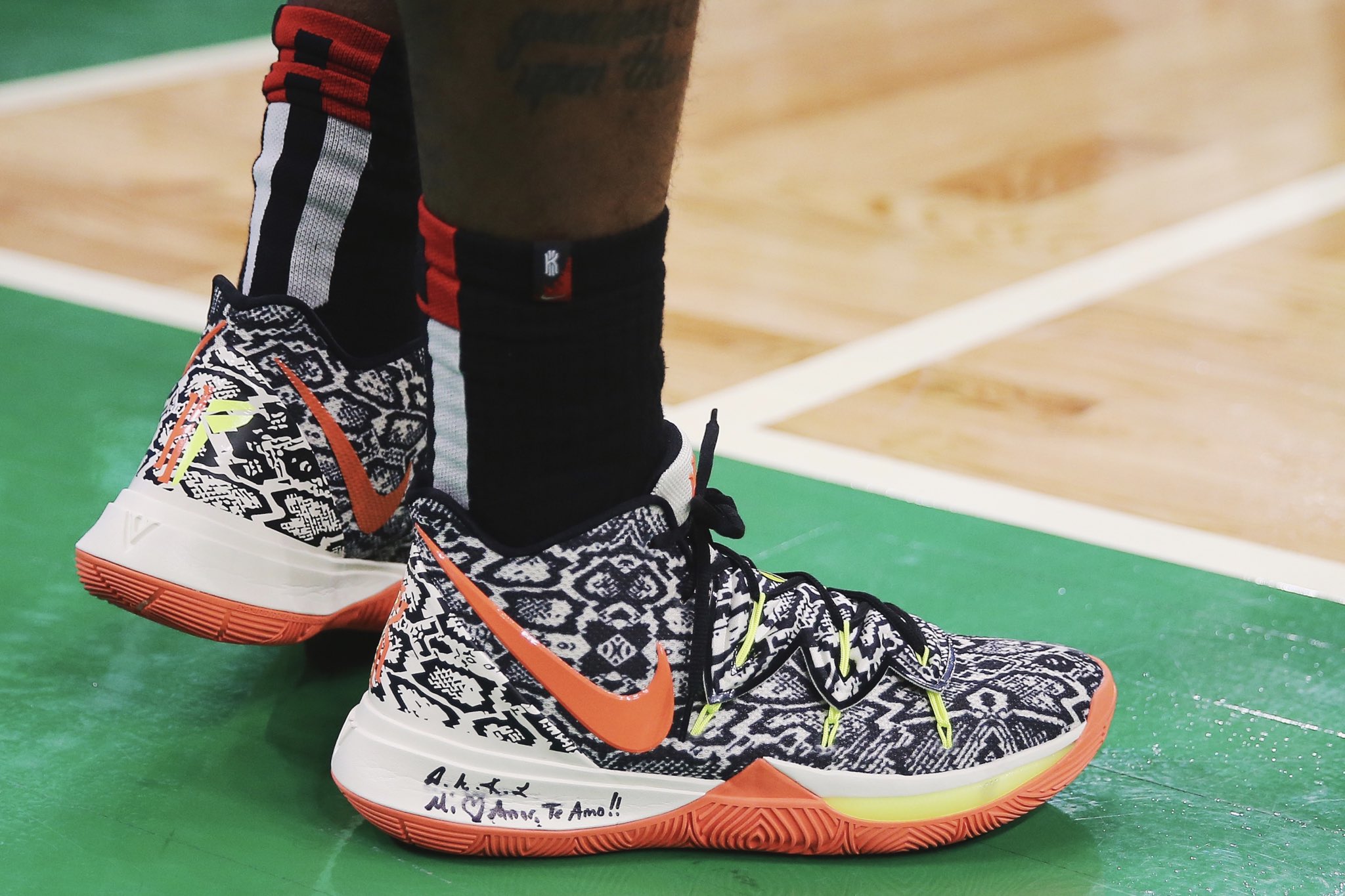 NBA球员数据统计：助攻、得分、篮板排行,（NBA球员数据一览：得分、助攻与篮板榜单）