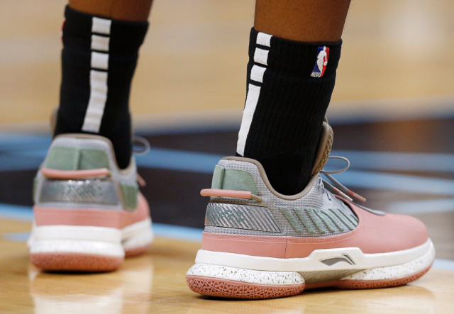 阿森纳3-1大胜拜仁，五档次差距彻底显现，拜仁被打回原形！（阿森纳3-1击败拜仁，五档差距尽显，拜仁原形毕露）