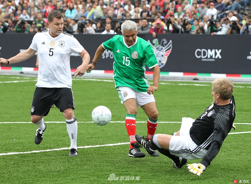 球队把主场气氛拉满（球队点燃主场氛围）